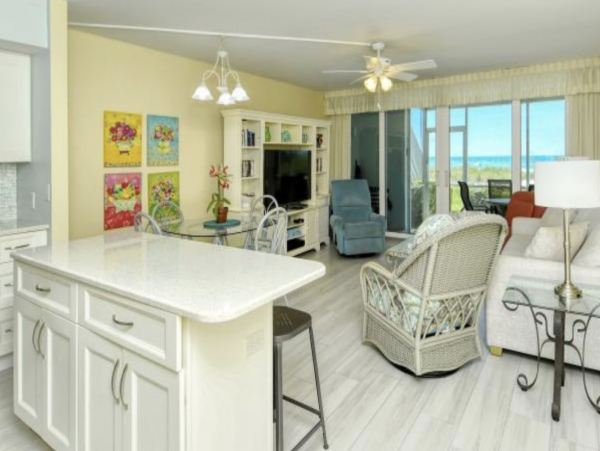 Charming Vacation Rental on Longboat Key. Call Today.